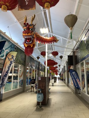 カルフールの春節飾り