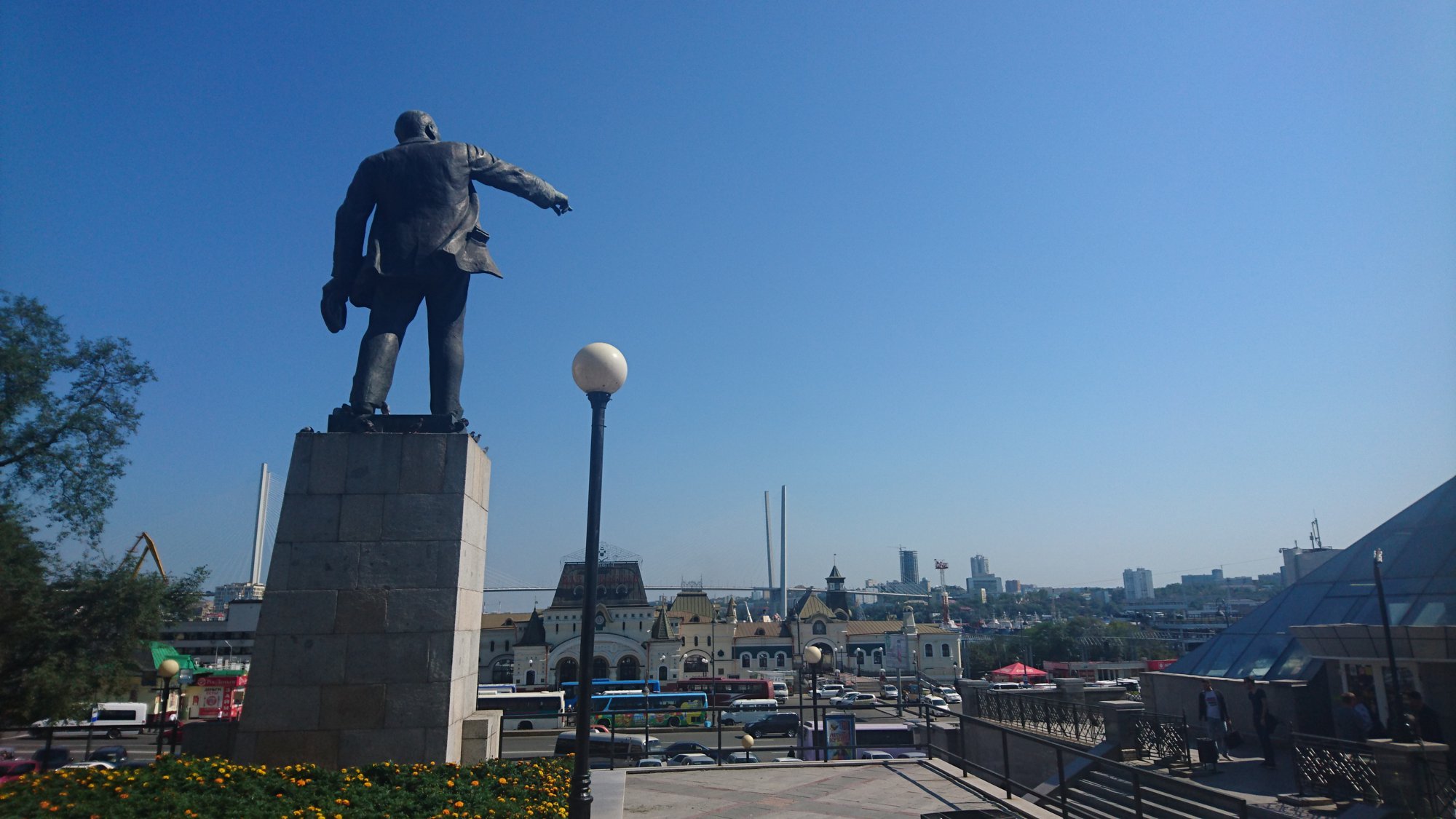 レーニン銅像@ウラジオストク駅前