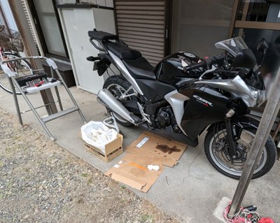 エンジニアだったらエンジンオイル交換ぐらい自分でできないと