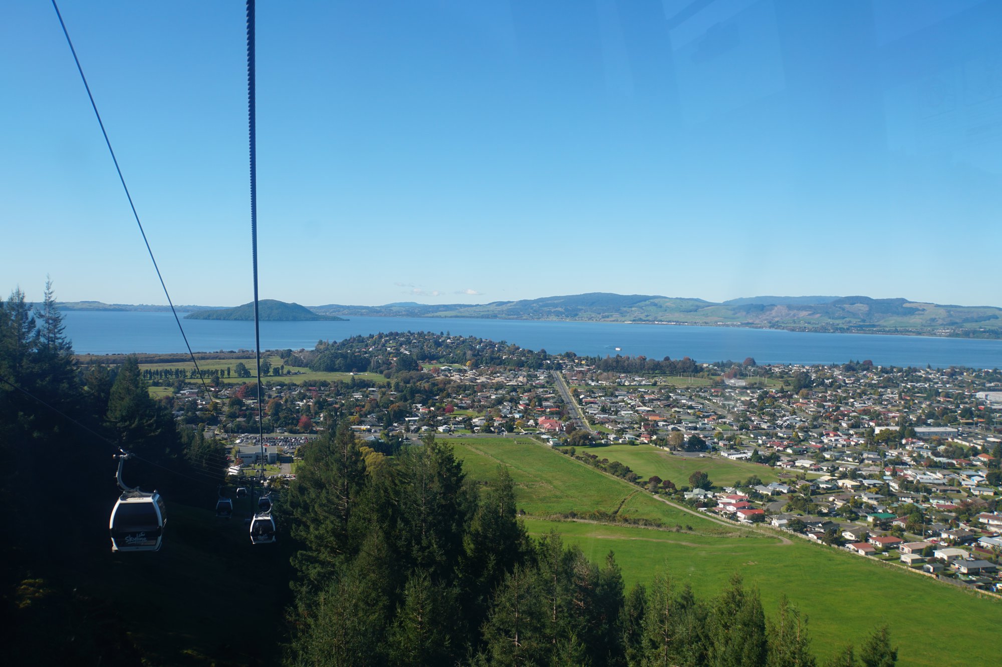 スカイラインからのロトルアの町