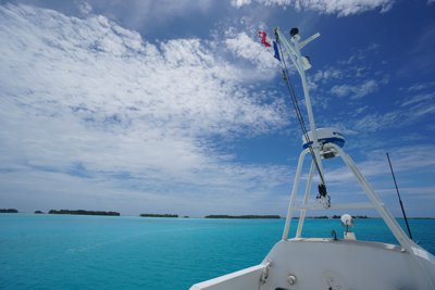 ボラボラ島・空港フェリーの商船旗