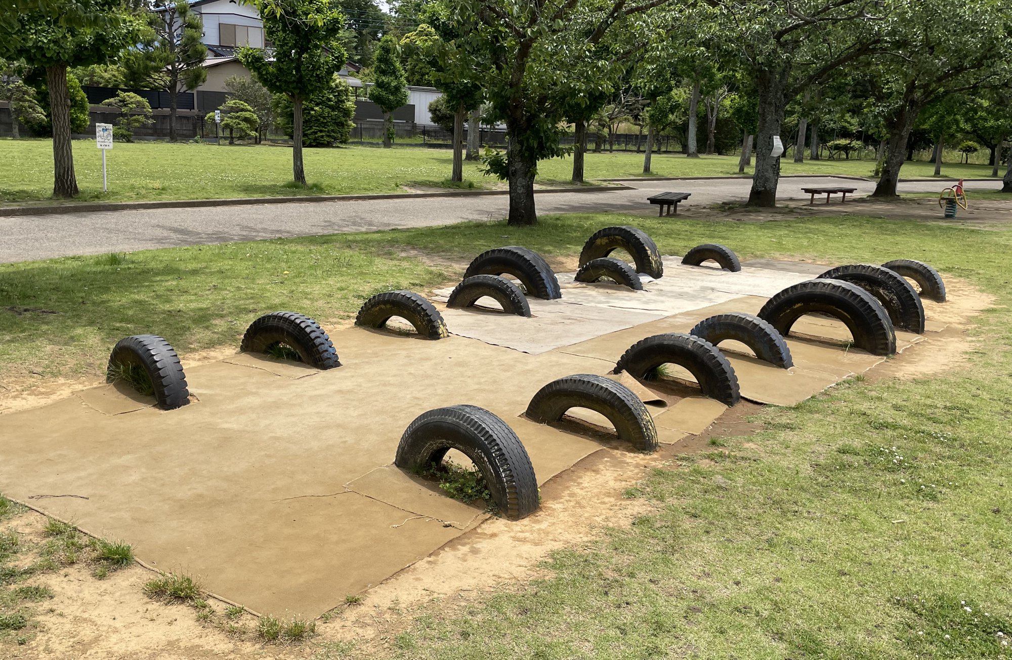 埋まったタイヤ