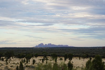 ウルルからのカタジュタ