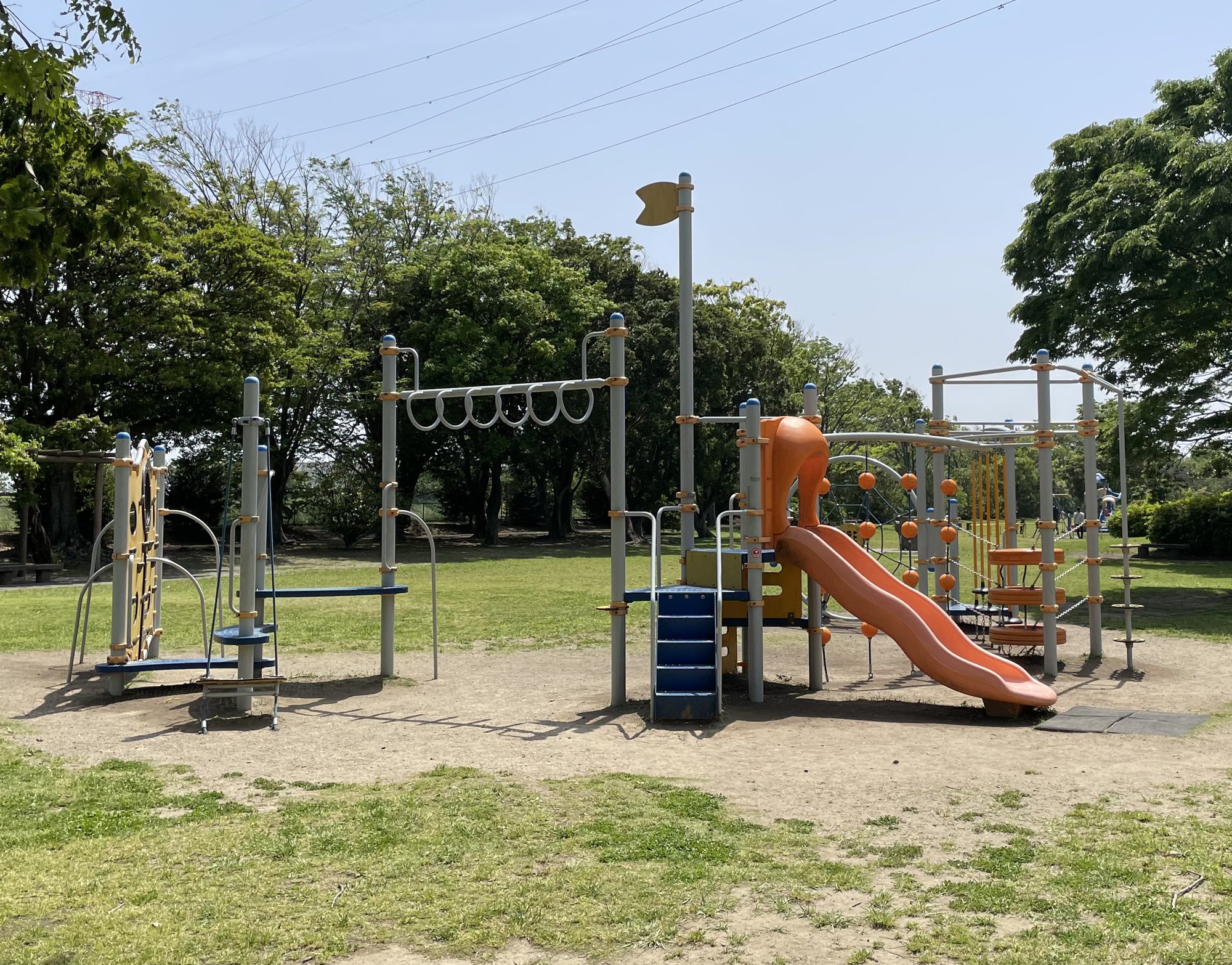 複合遊具 (児童コーナー)