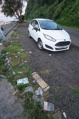 タヒチ島のゴミだらけの場所