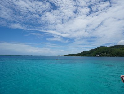 ボラボラ島・フェリー上から